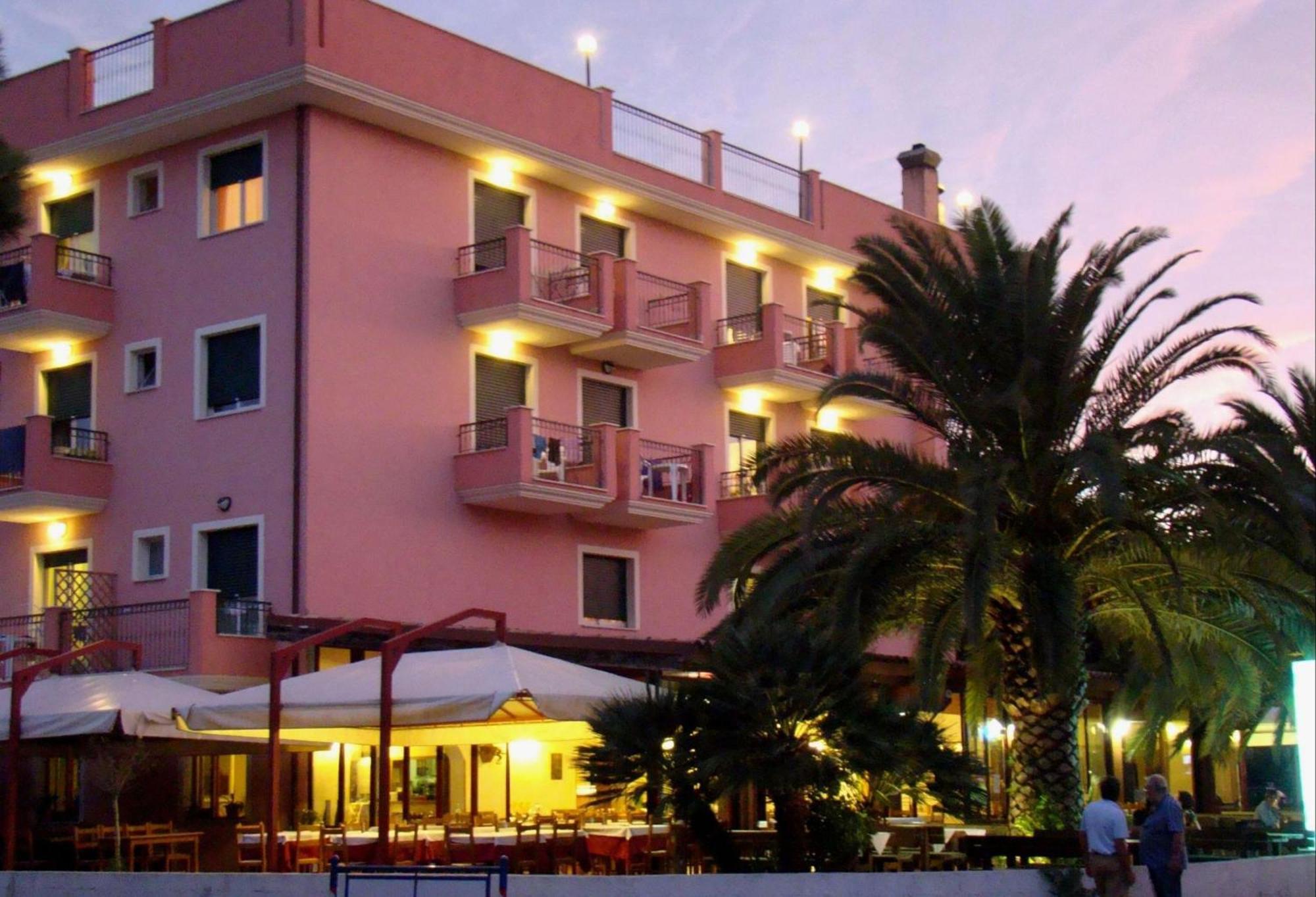 Il Casale Aparthotel Martinsicuro Exterior foto