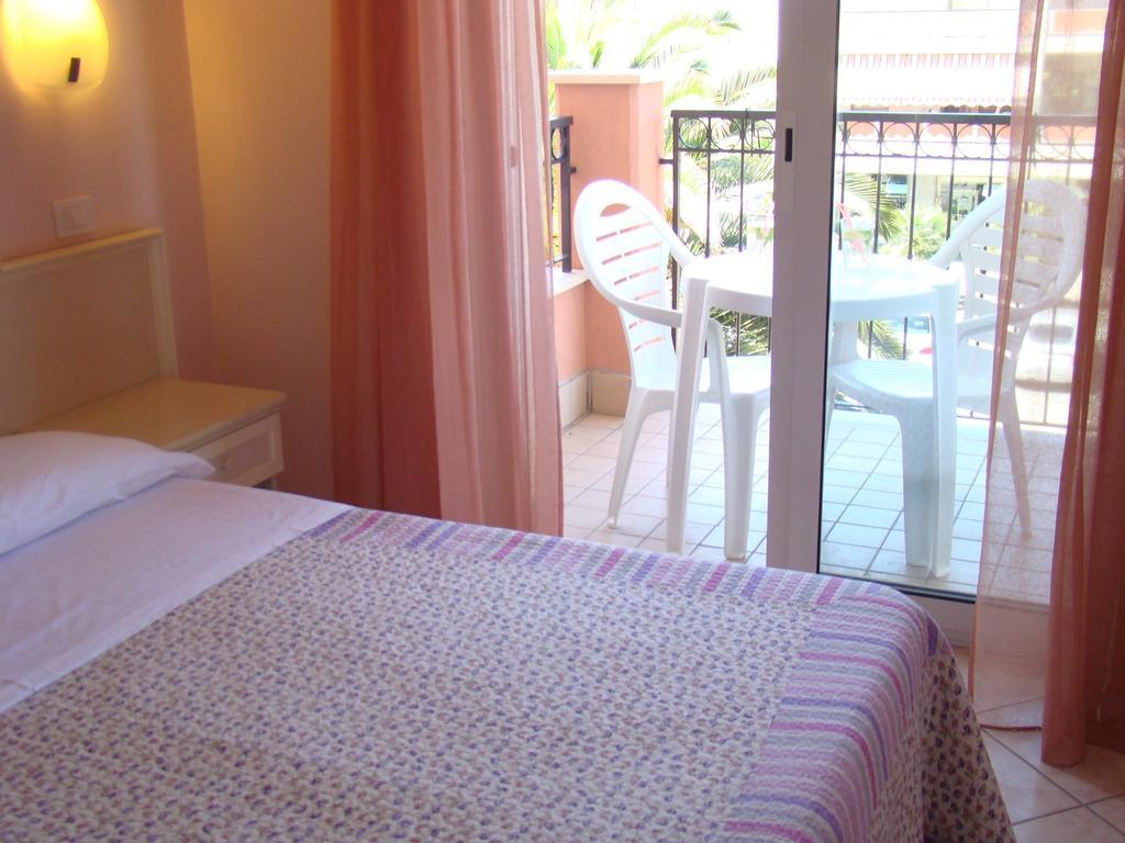 Il Casale Aparthotel Martinsicuro Exterior foto